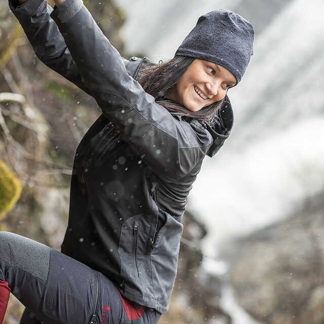 Jacka Finnveden Hybrid Extreme Dam SVART / L