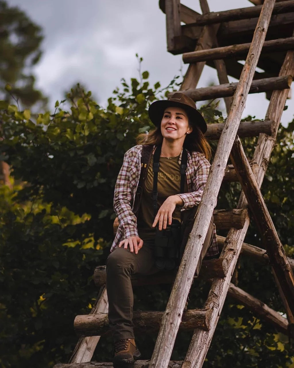 Outdoor Life T-shirt Women OLIVE / M